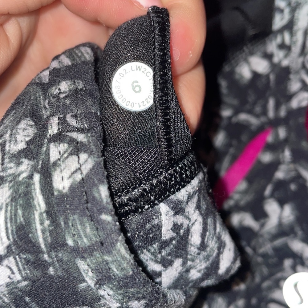 Lululemon bra - Picture 3 of 3